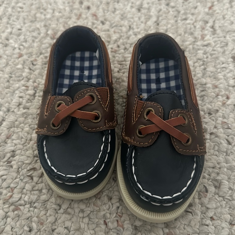 Baby boy shoes size 4
